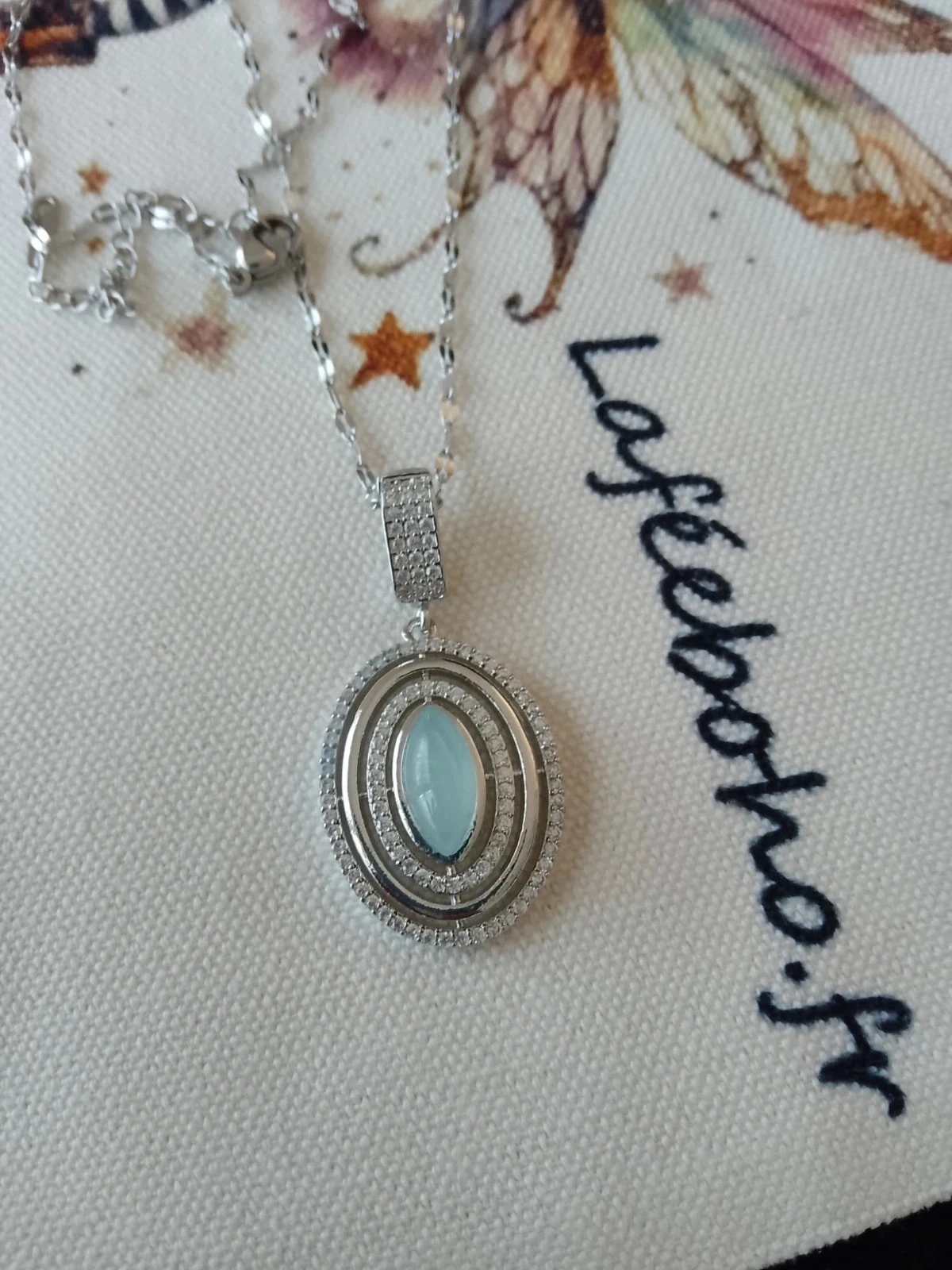 Collier acier argenté avec pierre de calcédoine